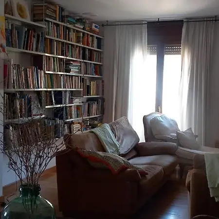 Happy Nest In Village Appartement