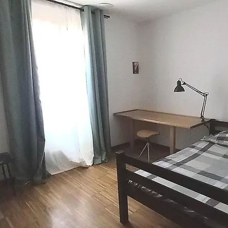 Apartman Happy Nest In Village Pals
